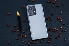 不挖孔不水滴不刘海，诞生堪比哪吒的小米MIX4带来了哪些感动？图片