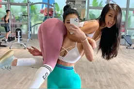 “男友力爆棚过肩抱”挑战刷屏网络，你单身的原因我找到了图片