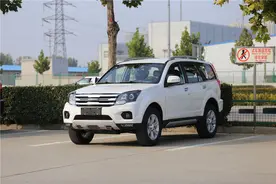 喜欢硬派越野的小伙伴们注意了，15万元落地的SUV就选它，绝对抗造图片