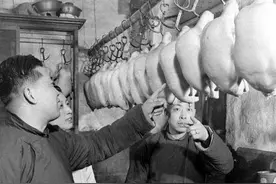 解放前的老北京烤鸭，看着就馋的流口水图片