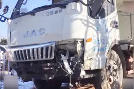 车辆出事故被扣押，打完官司去交警队拿车，却要缴纳1万5停车费视频封面