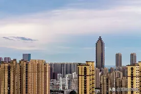 无惧风雨，推动芜湖高质量发展不动摇图片