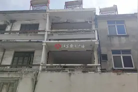 泰州靖江上百栋危房多年无法翻建 专家：既要重视长远也要管好眼前图片