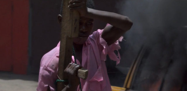 真实事件改编，10岁扛枪，15岁成首领，还原童子军的残酷人生