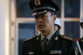 几个大男生被军校开除，竟是因为私自带手机，军校太严格！
