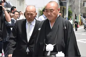 黑帮趣史：老龄化的日本山口组，年近七旬的大爷上街砍人、搞暗杀图片