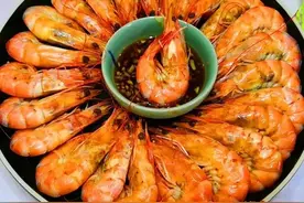 煮虾时，切记不要直接下锅煮，教你3招，虾肉鲜嫩无腥味，不发黑图片