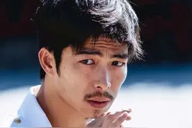 娱乐圈清流！38岁章宇演戏写诗，拉琴舔牛粪，他新片口碑又爆了图片
