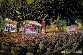 好“皮”的乐团！高雅中穿插着调皮，每一场演奏的都是大型的喜剧图片