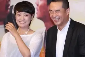 著名演员张嘉益：不后悔与白富美前妻离婚，现任妻子让我找到幸福图片