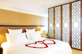 酒店偷拍摄像头是什么样的图片