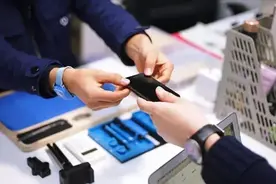 在网络上购买手机，怕买到翻新手机，可使用这几种办法验货图片