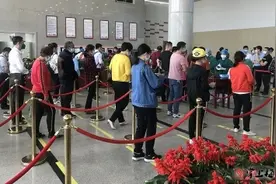 动动手指告别排队！到市人民医院看病可以微信挂号缴费啦图片