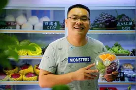 成都男人开水果店，每人限量买3斤水果，反而年赚90多万，套路深图片