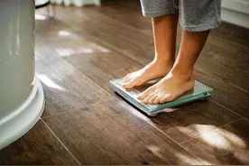152-188的男性标准体重是多少？不同年龄不一样，你超标了吗？图片