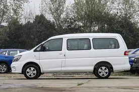 适合打工族开的三款手动挡车，空间一个比一个大，耐用还省油图片