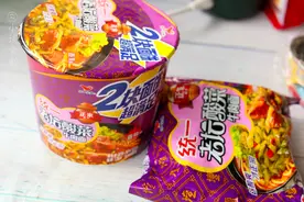 买方便面时，桶装和袋装哪个好？很多人弄错，了解以后再买不吃亏图片