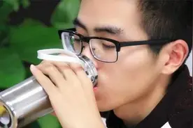 一半开水一半冷水兑成温水，经常喝对身体有没有坏处？有答案了图片