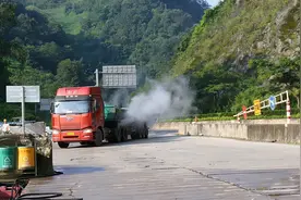 怒拆牵引车前刹、挂车ABS，这样真的好吗？与行车息息相关图片