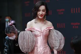 ELLE红毯生图：诗诗气质出众，唐嫣造型被嘲，热巴礼服走路不方便图片