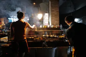 吃夜宵、看夜景，想过一个激情的夏天，你还是得来重庆图片