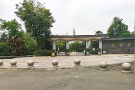 滑梯第二弹丨谁说滑梯只是小宝宝的玩具，许多大人都憋着想玩呢好吗图片