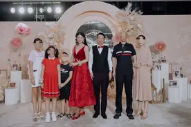 63岁董事长娶38岁妻背后：价值3亿股票已转儿子，新娘疑助孕机构老板图片