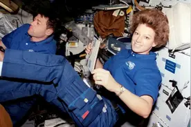 女宇航员在太空上如何保护隐私？上厕所、洗澡、生理期怎么办？图片