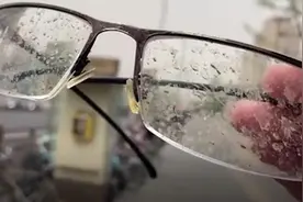 大风裹挟沙尘进京 北京电闪雷鸣下泥雨图片