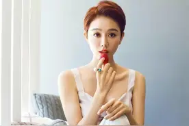 一位被小品耽误的演技派女神，姜妍能否走出尴尬，未来要看三点图片