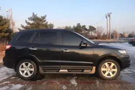 情怀桑塔纳图片
