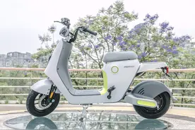 续航100公里，外观精致，有智能解锁功能，3款绿源电动车来了图片