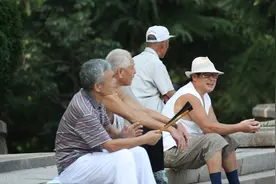 退休大姐的真心话：和三个男人相亲同居，我才知道他们的真实面目图片