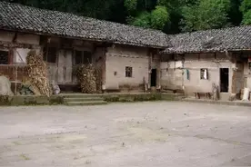 打工攒了点钱，在城市买房子还是回农村盖房子？过来人给你答案图片