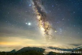 这一刻，终于明白：“即使身处黑暗，也要仰望星空！”图片