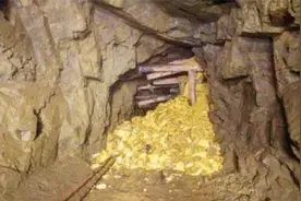 山西农民意外发现一山洞，挖出100多斤黄金，未一夜暴富便被捕图片