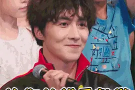 看哭了！7岁女孩踩凳子炒菜，照顾患癌奶奶和5岁弟弟图片