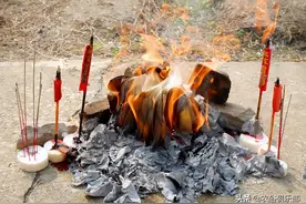 农村习俗：老人从弥留之际到去世，亲人要做的5件事，你听过哪些图片