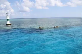 南部战区回应美舰擅闯我南沙岛礁邻近海域：美方行径严重破坏南海地区和平稳定图片