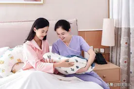 宝宝刚出生就挨护士打，妈妈很生气，奶奶竟说：“打得好！”图片