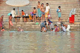 印度恒河水到底有多脏？10亿居民不断施压，恒河被判“死刑”？图片