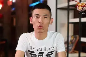 旭旭宝宝透露：玩DNF我总共花了一个亿，但心里感觉还是很卑微图片