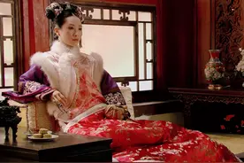 安陵容怀孕，甄嬛去探视时，这三点细节你注意到了吗？图片