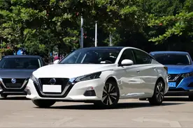 被称“技术日产”，新天籁2.0T动力强劲，降2万，为何销量不进？图片