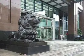全国每家银行门口，为什么都摆放着两只石狮子？有什么寓意吗？图片