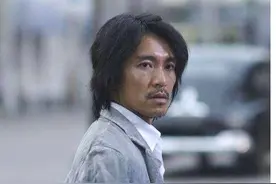 周星驰一生只写一首歌，播放量上亿成热门，说出名字每个人都会哼图片