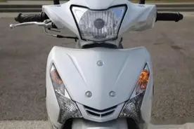 高颜值国四弯梁车，碟刹+17寸轮毂+4升油箱，6.4kw功率，6980元起图片