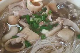 福州老牌口碑捞化店，13块一大碗，得和陌生人拼桌图片