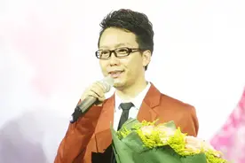 李玉刚-《刚好遇见你》，该歌曲获得全球中文音乐榜上榜第一位