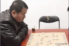 湖南象棋超级高手横空出世，参赛打败特级大师，四子进攻威力无比图片